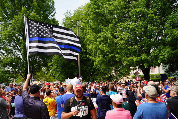 Kenosha,,Wisconsin,/,Usa,-,June,27th,,2020:,Thin,Blue
