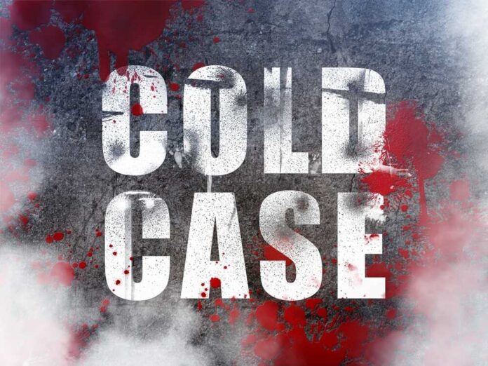 shutterstock_2195929033.jpg featured image Cold Case text with red splatters and smoke.