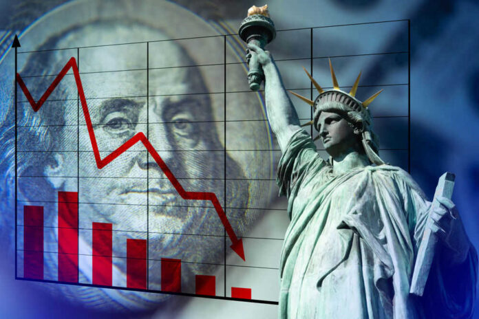 shutterstock_1714660897.jpg Statue of Liberty, Benjamin Franklin, declining red graph.