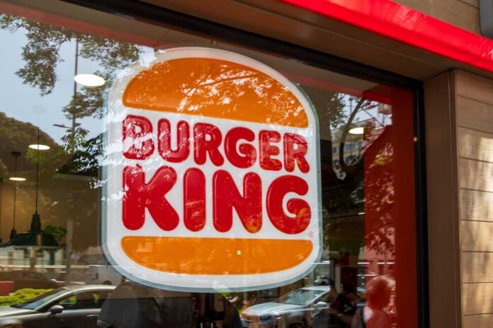 Alicante,,Spain,-,July,14,,2025:,The,Vibrant,Burger,King Burger King logo on a restaurant window