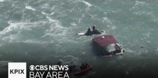 Boat sinks in San Francisco Bay near Alcatraz