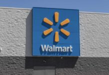 Walmart Sounds The Alarm Over THIS Walmart store sign on exterior wall